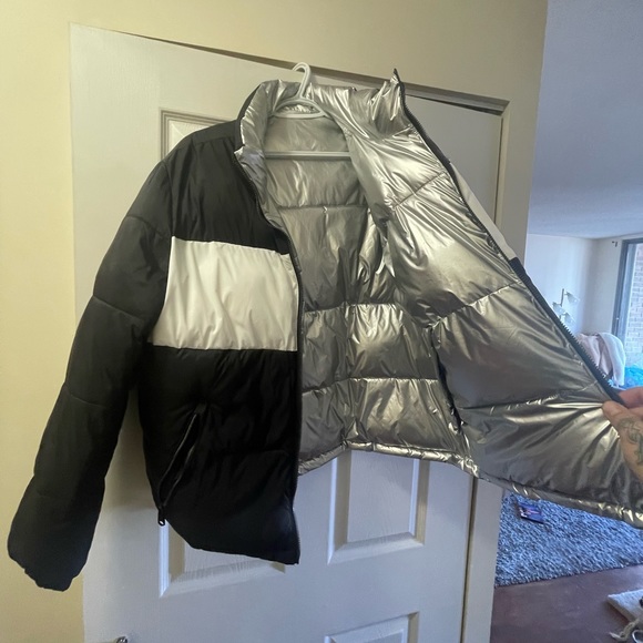 Large Calvin Klein puffer jacket - Picture 2 of 2